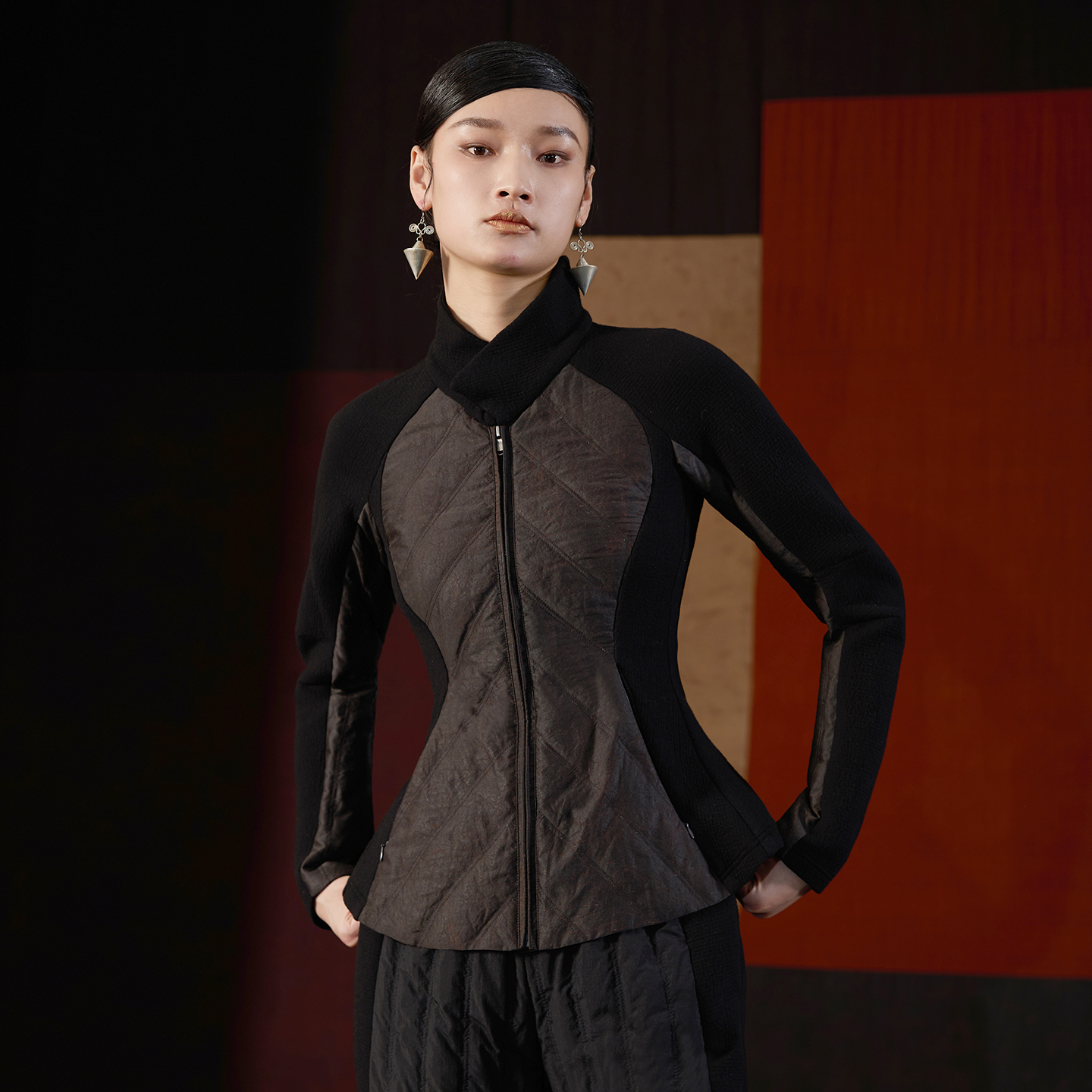 界内界外休闲轻运动修身短款保暖龟裂纹香云纱羽绒服J43Y7056-1X