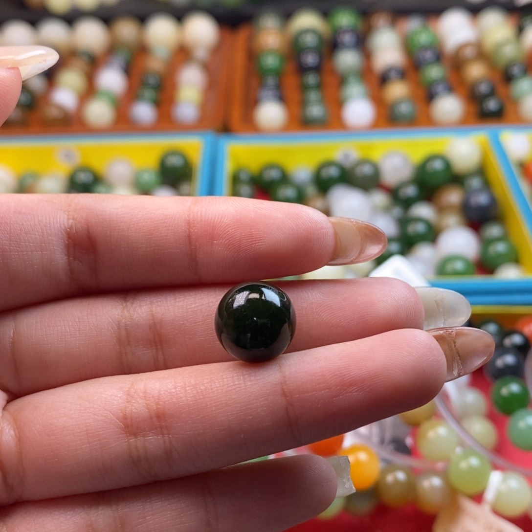 和田玉未镶嵌珠宝奇石福利黑碧玉单珠z12