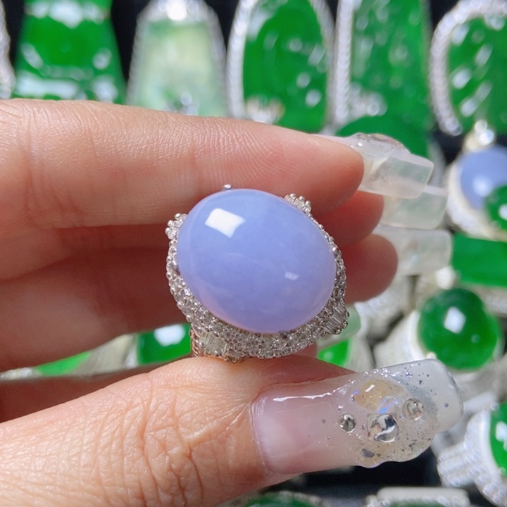 翡翠颈饰未镶嵌           