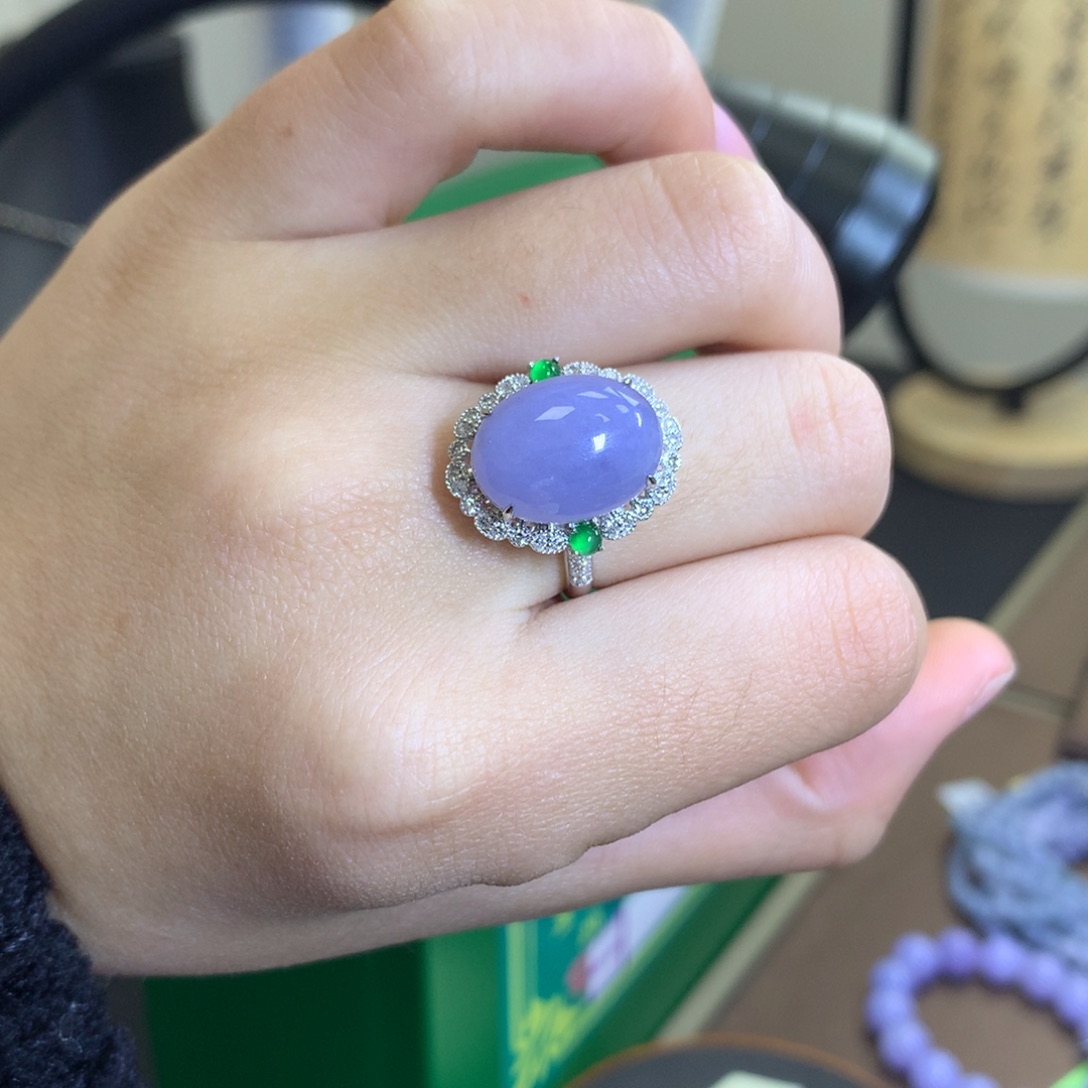 翡翠颈饰18K金镶嵌翡翠