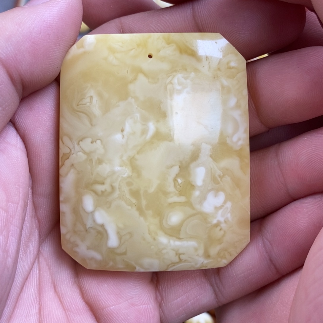 蜜蜡裸石未镶嵌牧*人