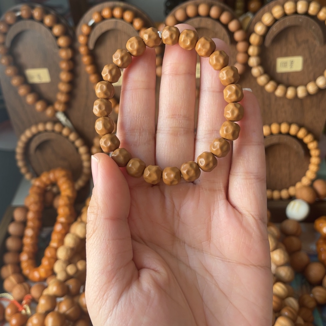 吉***滚猴头核桃吊坠小奶酪单圈，➕4颗珠子