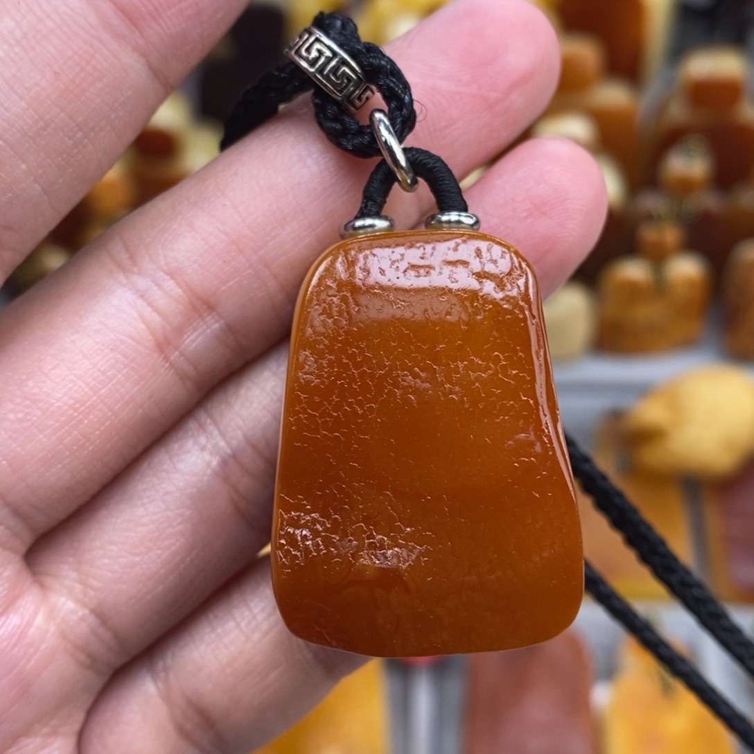 蜜蜡未镶嵌珠宝奇石