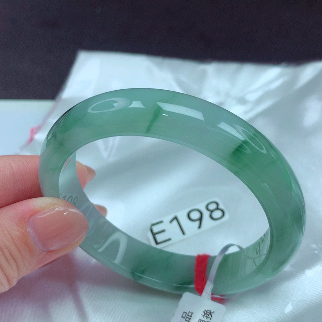 翡翠手镯未镶嵌手镯88