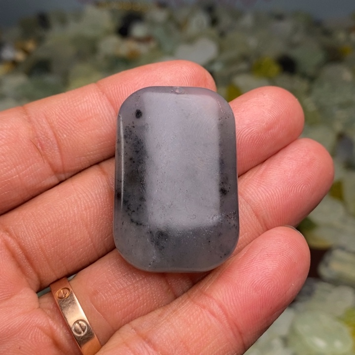 蛇纹石玉颈饰合金233