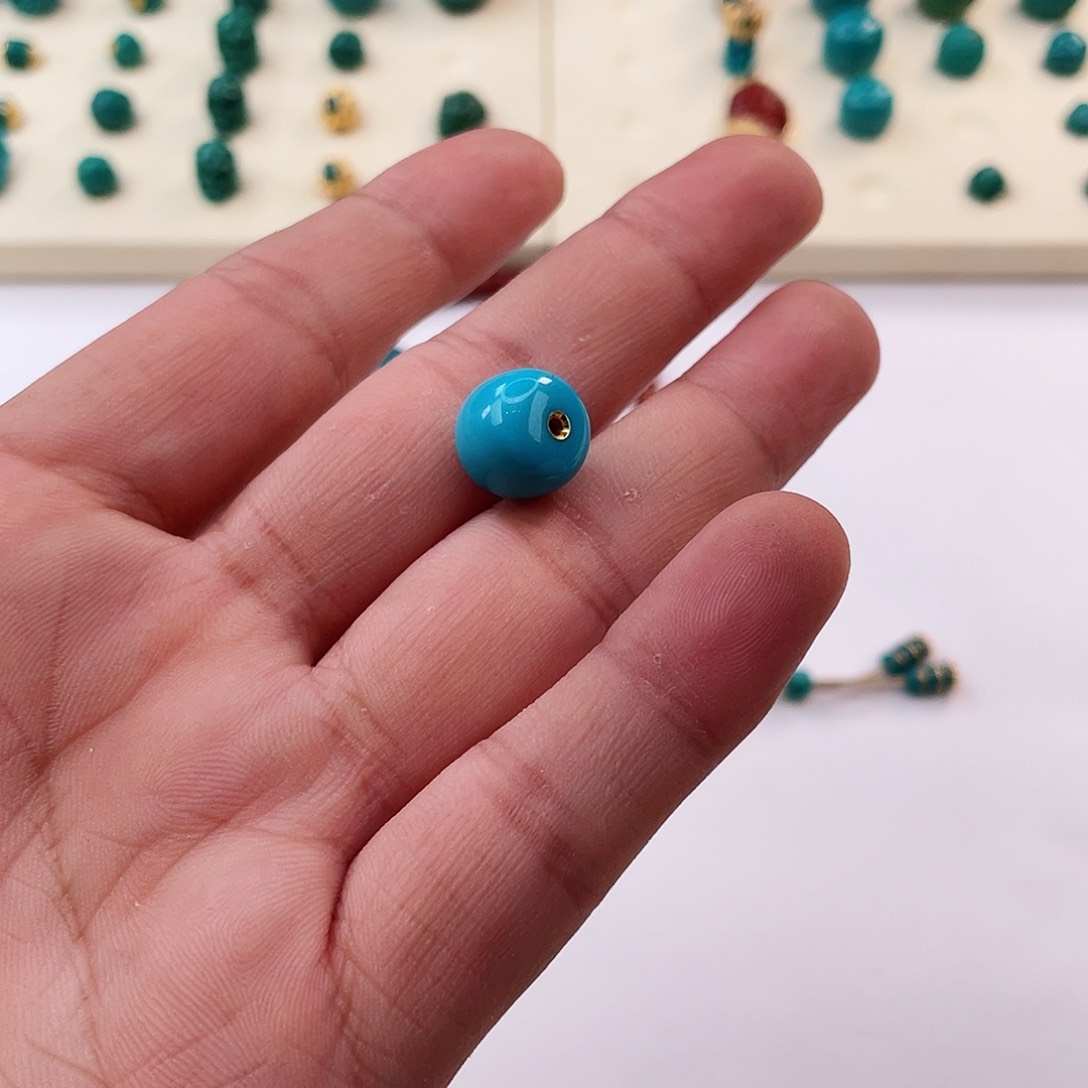 绿松石颈饰未镶嵌