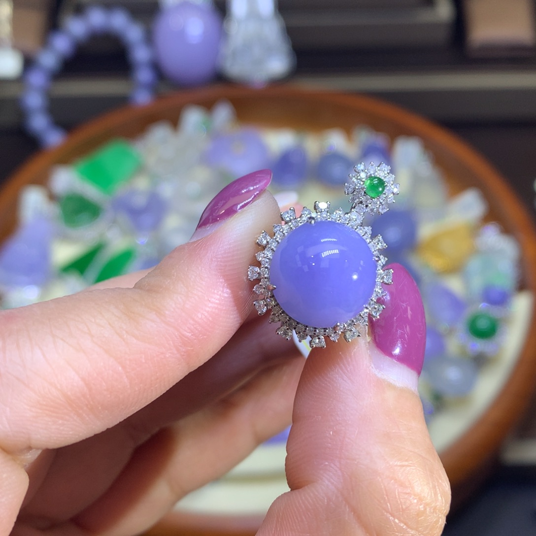 翡翠戒指18K金镶嵌翡翠