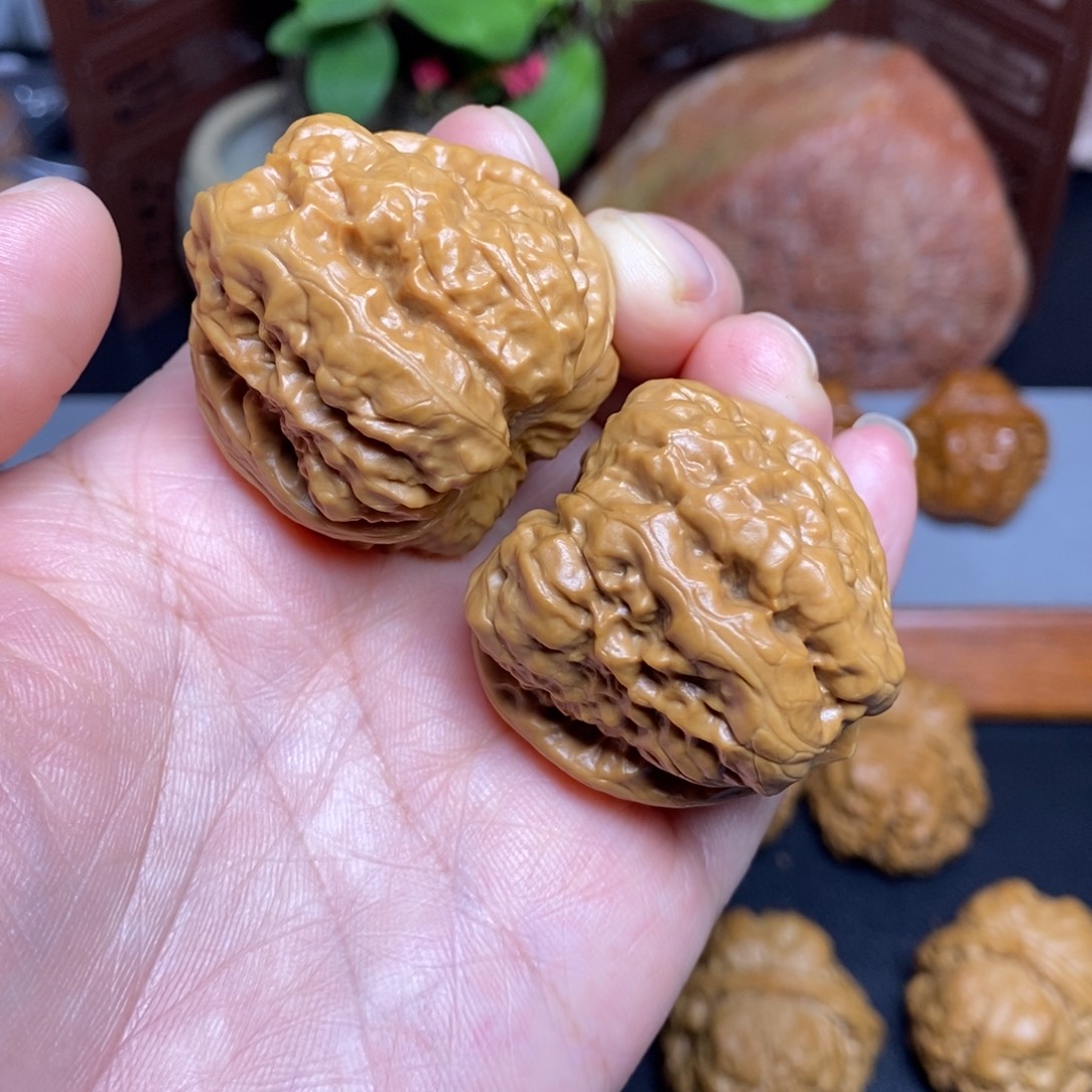 j***t文玩核桃把件38，44蛙