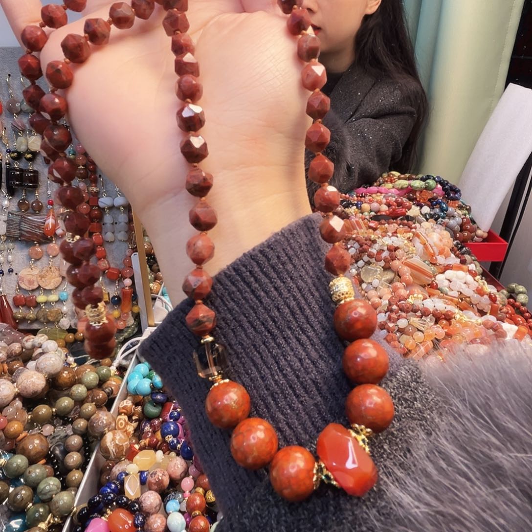 玛瑙/玉髓未镶嵌珠宝半成品松石红纹石长60