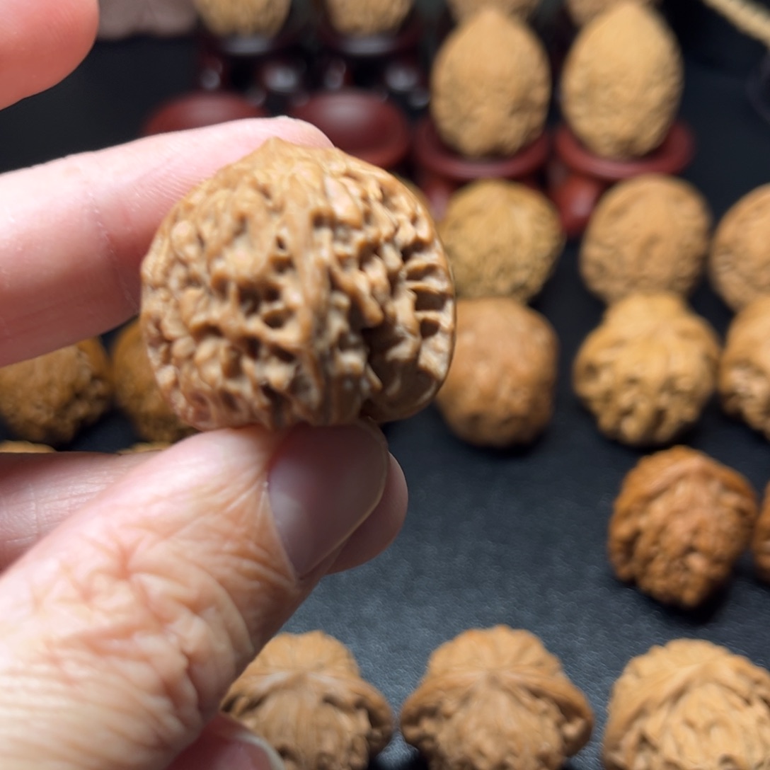 搬***滴文玩核桃吊坠一物一拍不喜勿拍