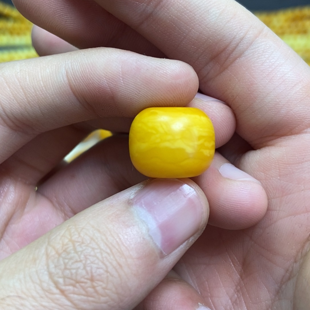 未镶嵌琥珀珠宝奇石