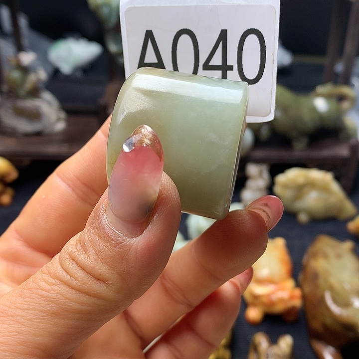 和田玉未镶嵌车挂