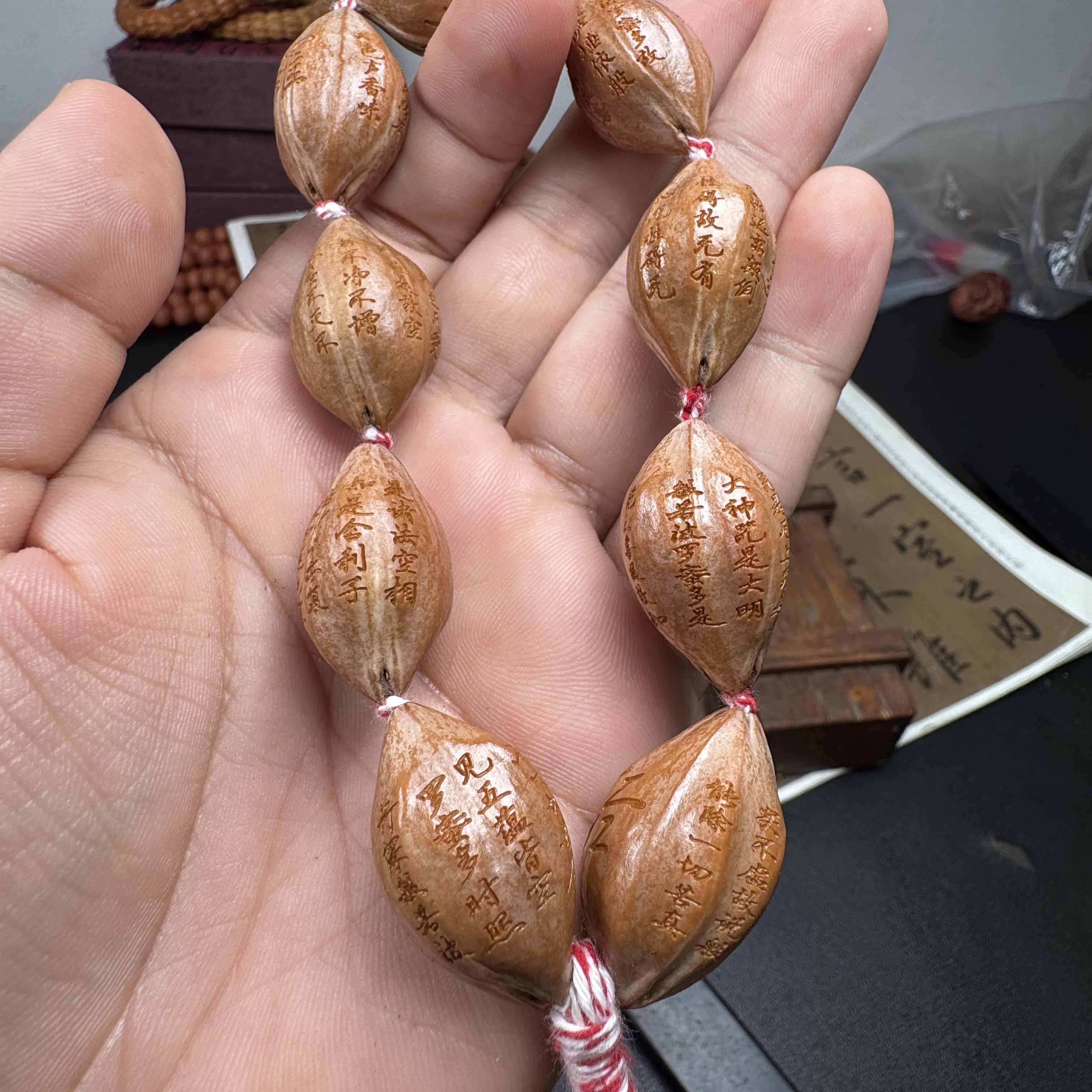 橄榄核精品雕刻  原皮心经手串