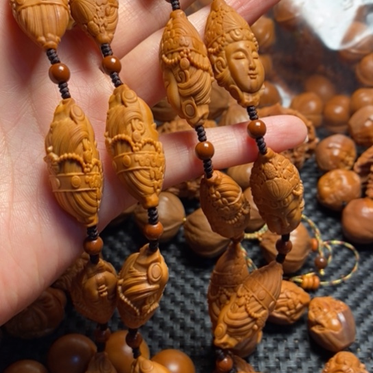 橄榄核吊坠墨***人观音脖挂