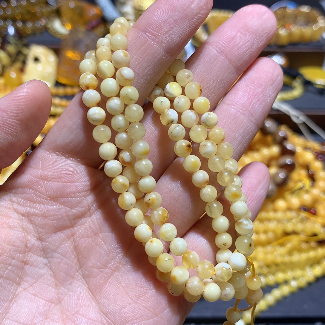 未镶嵌琥珀珠宝奇石
