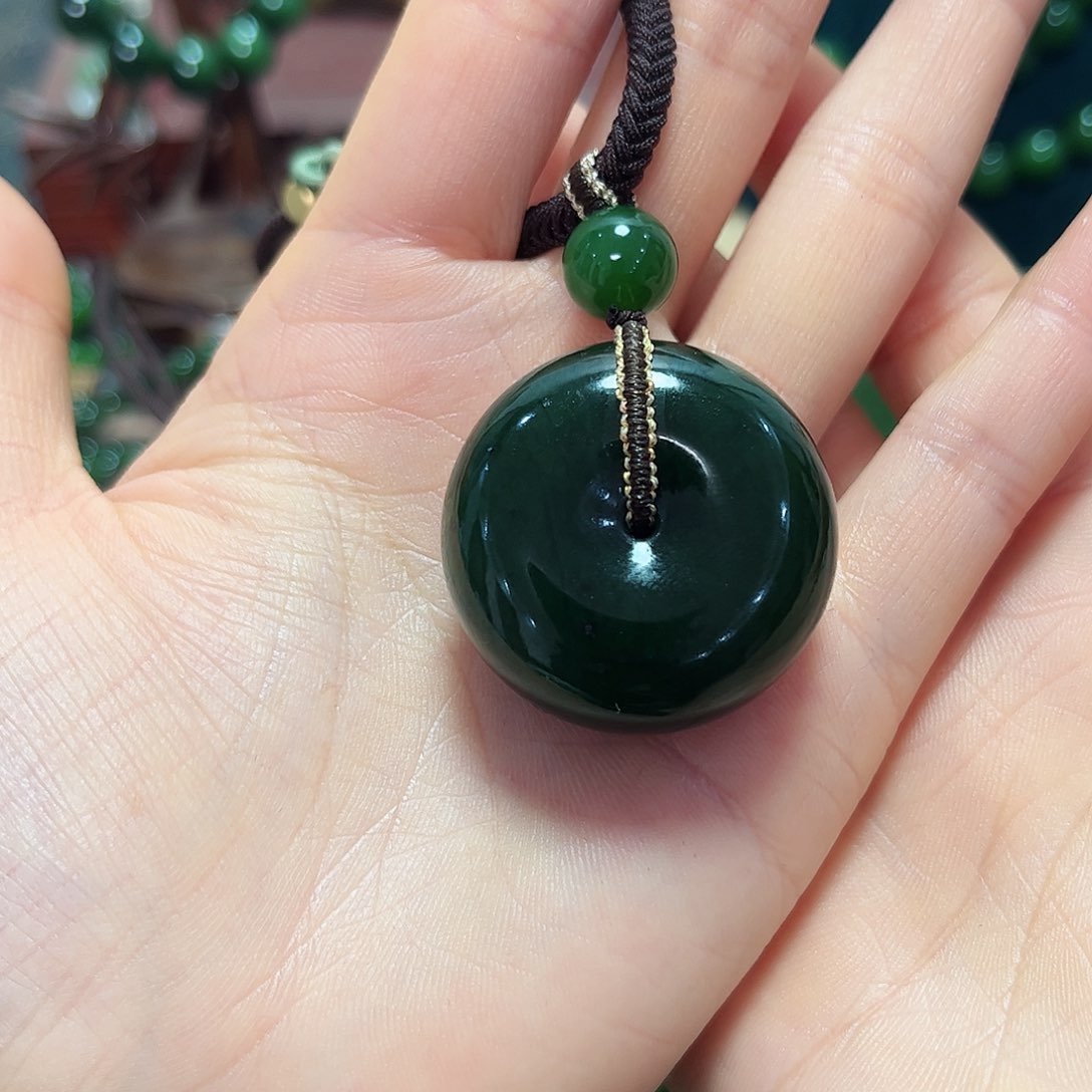 和田玉吊坠未镶嵌