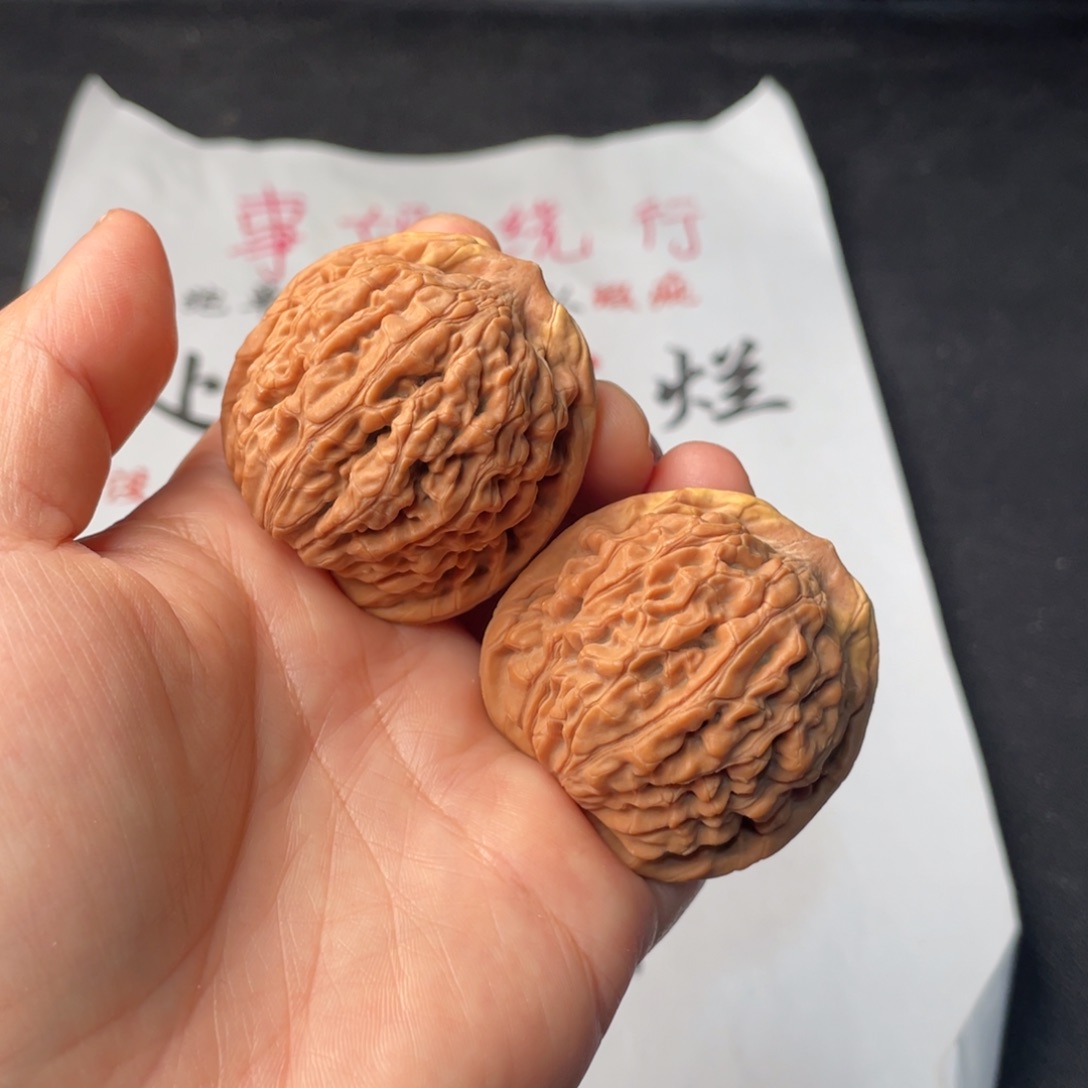 文玩核桃把件964。43莲花有黄