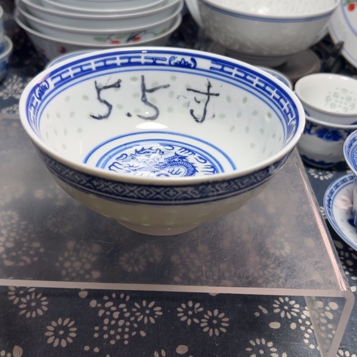 陶瓷青花玲珑5.5寸饭碗