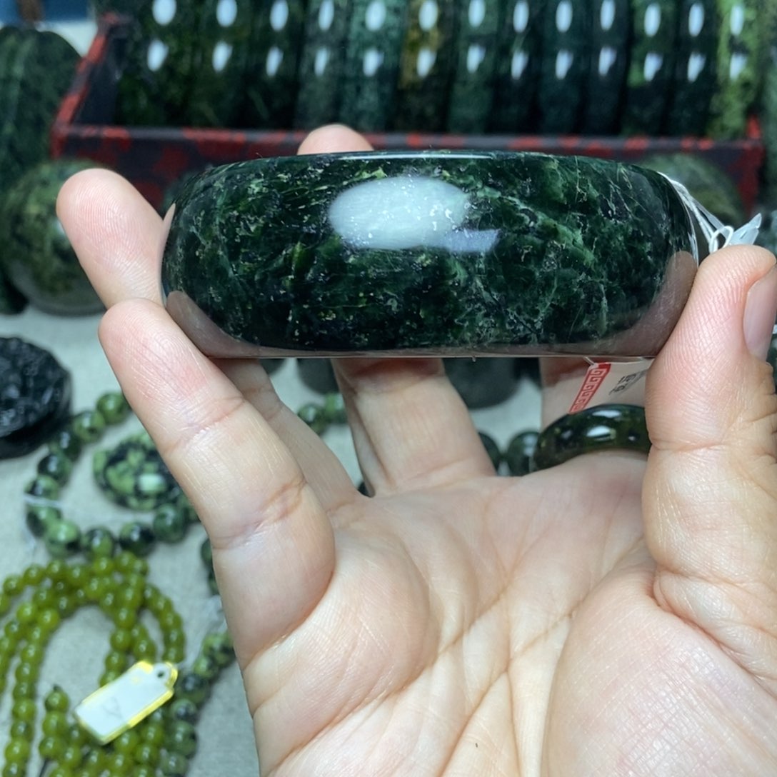 蛇纹石玉未镶嵌手镯玲