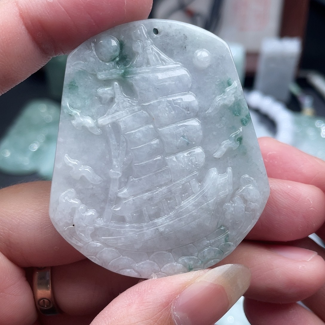 翡翠未镶嵌颈饰翡翠