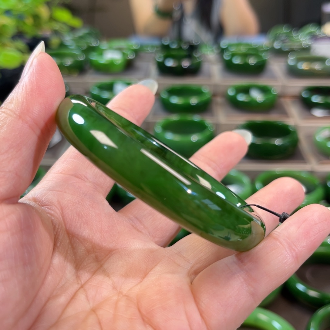 未镶嵌手镯和田玉（碧玉）