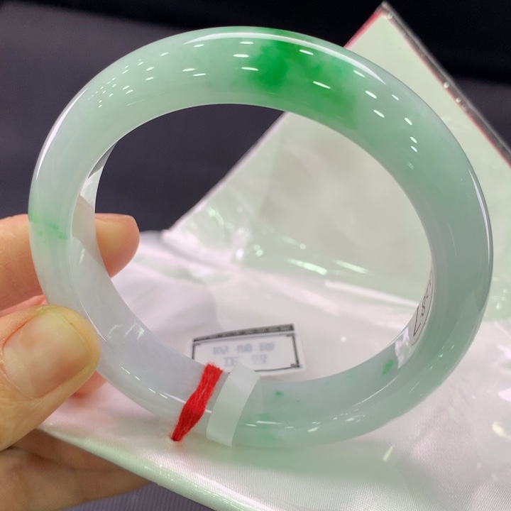 翡翠未镶嵌手镯正圈58