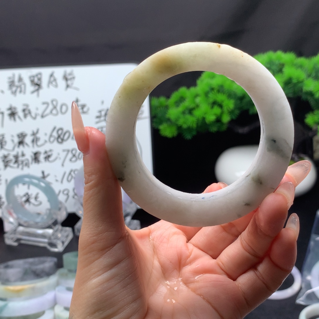 未镶嵌手镯定制翡翠