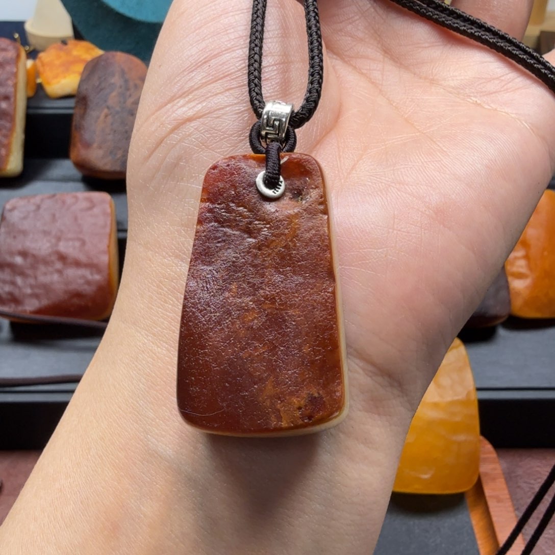 琥珀吊坠(赠链)未镶嵌