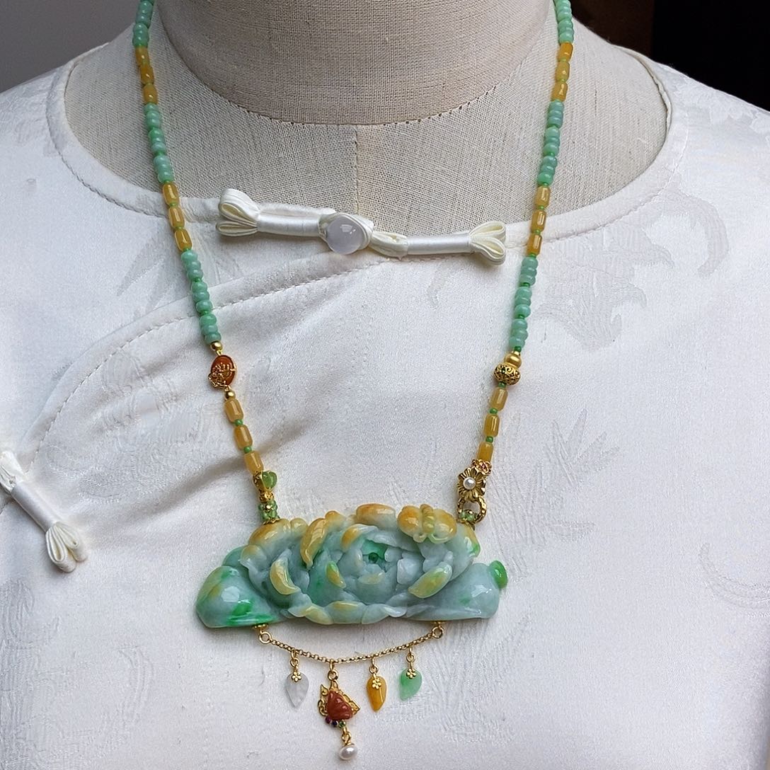 翡翠颈饰未镶嵌天然