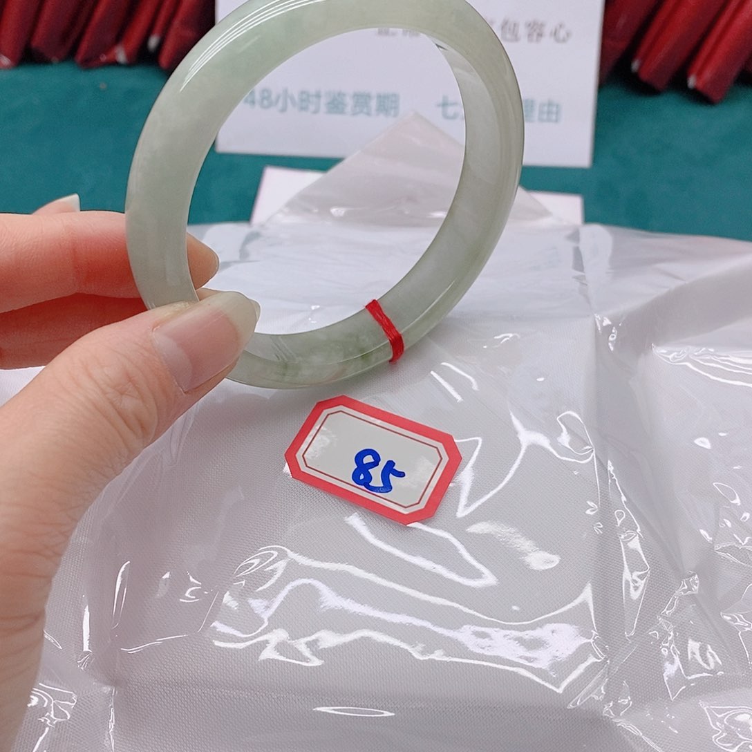 翡翠手镯未镶嵌吃****薯855555555