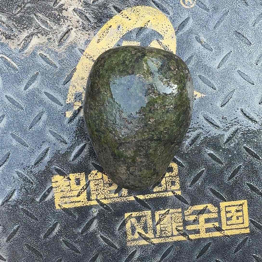 蛇纹石玉未镶嵌天然原石摆件藏玉西藏