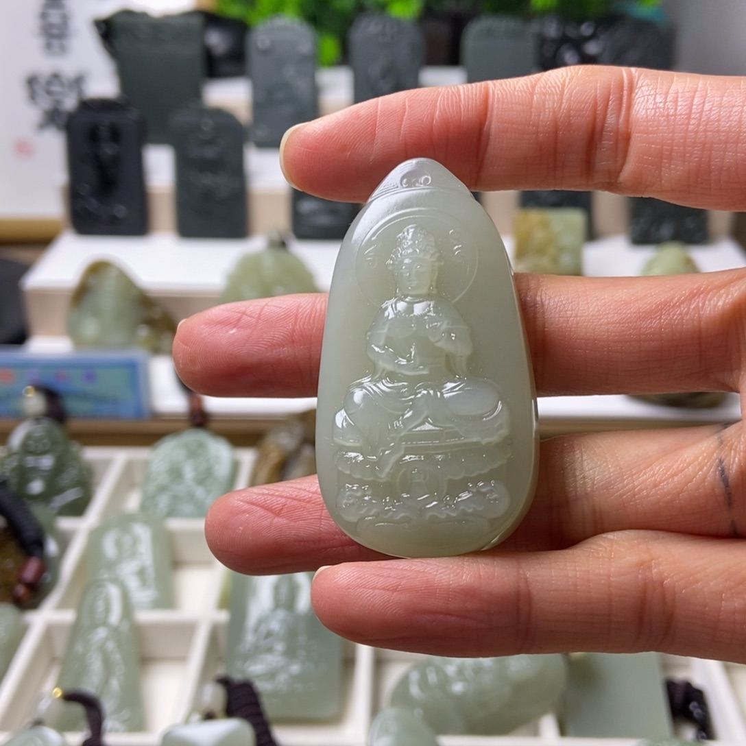 和田玉未镶嵌颈饰