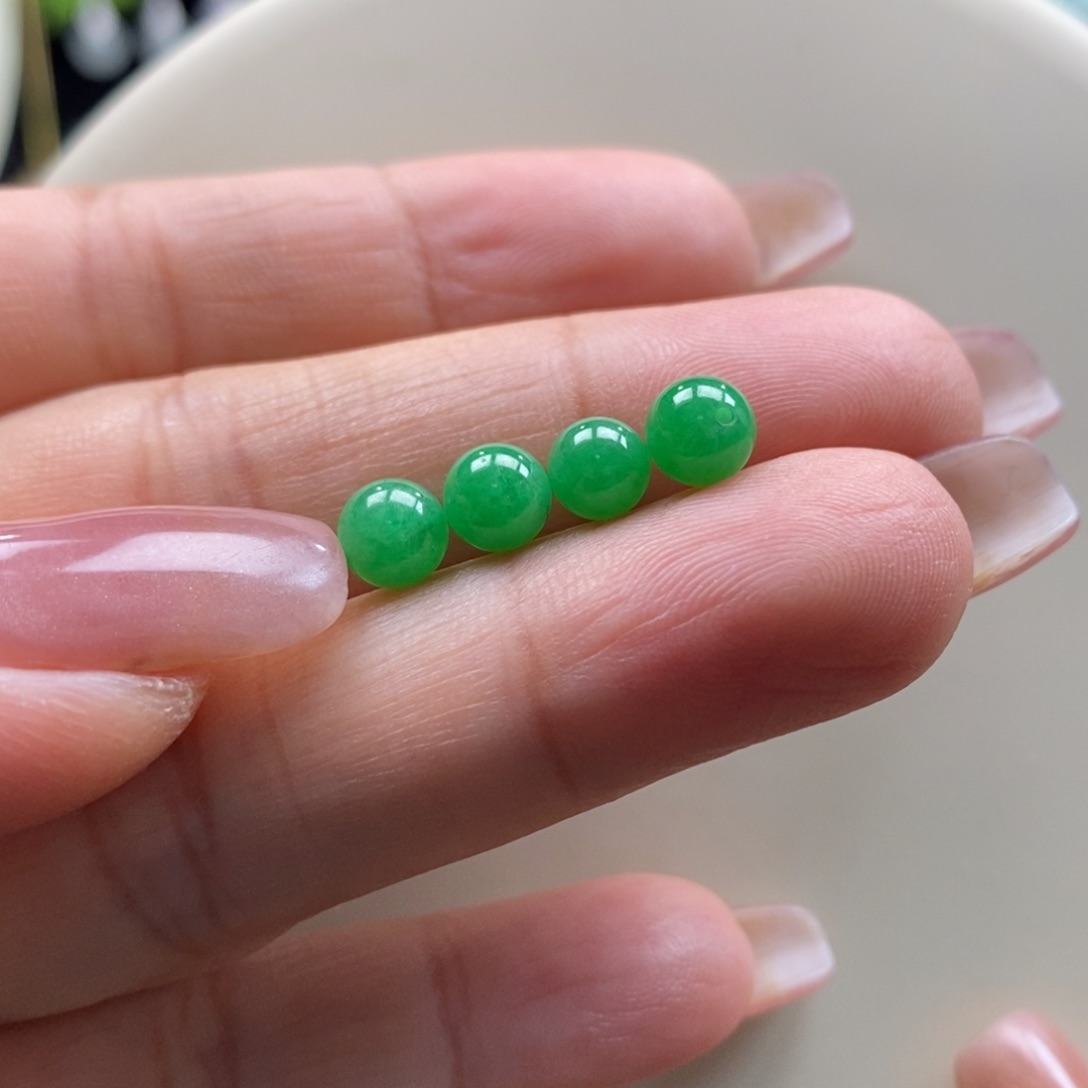 翡翠吊坠(不含链)未镶嵌翡翠随机发一个（只发一个）