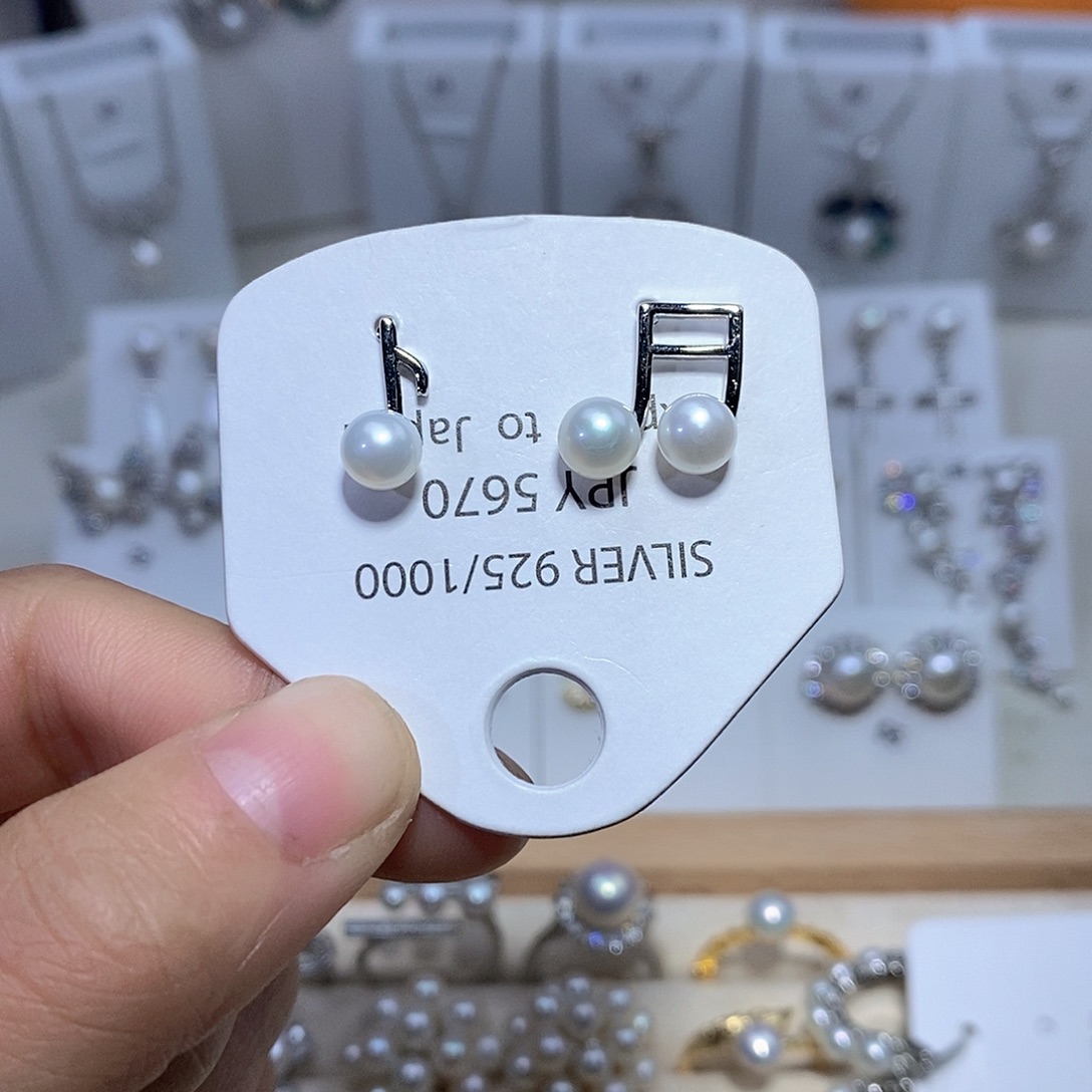 淡水珍珠耳饰未镶嵌