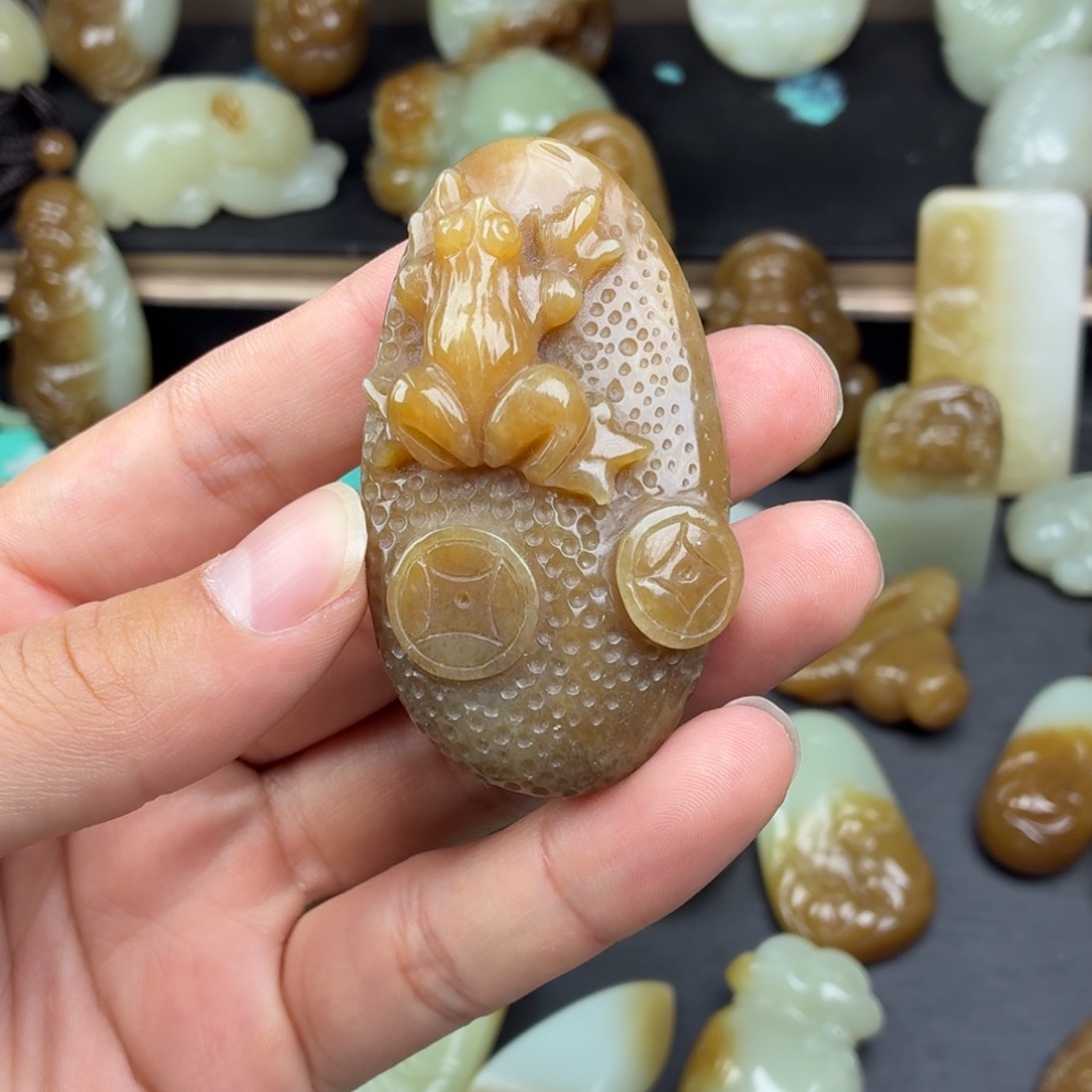 和田玉（糖玉）未镶嵌颈饰