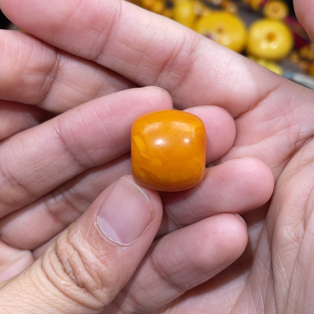 达***人蜜蜡未镶嵌裸石墩子