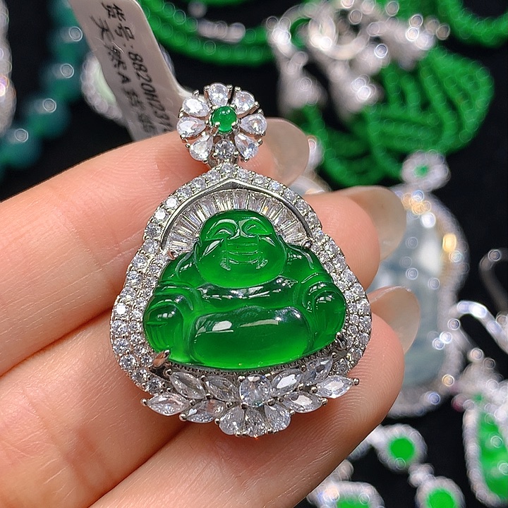 翡翠颈饰未镶嵌翡翠