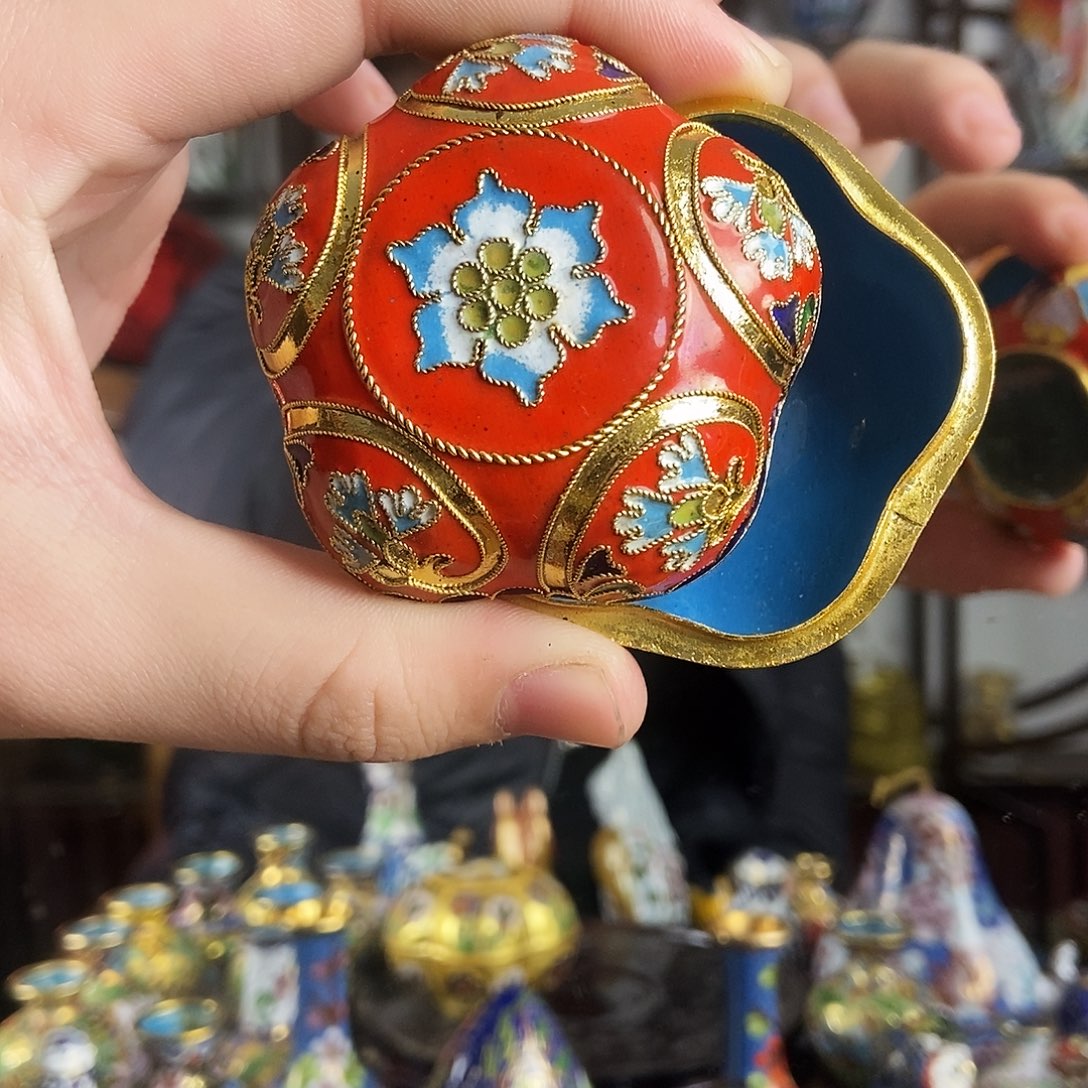 铜景泰蓝创汇花丝粉盒