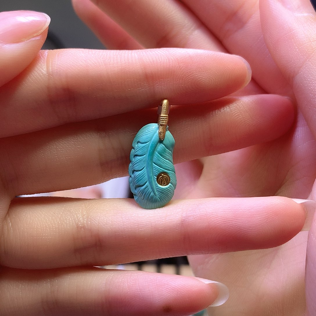 绿松石18K金镶嵌吊坠