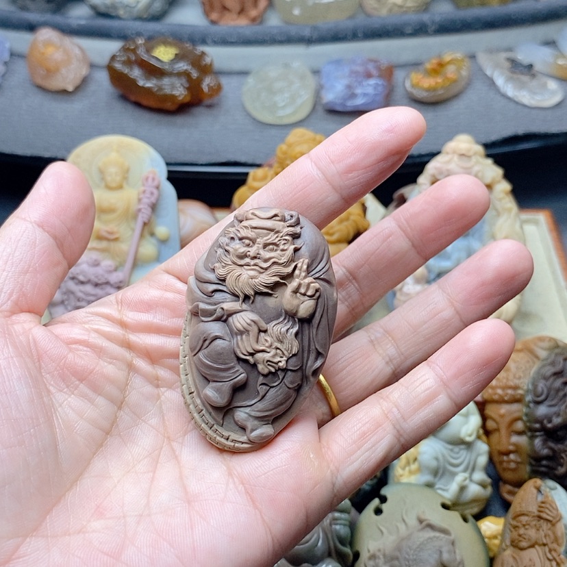 【闪购商品】定制石英质玉吊坠未镶嵌