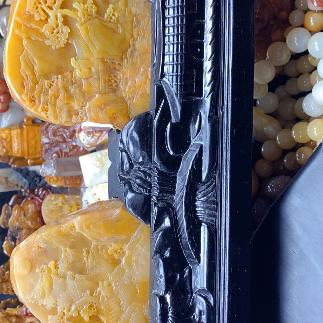 石英质玉（黄龙玉）颈饰未镶嵌