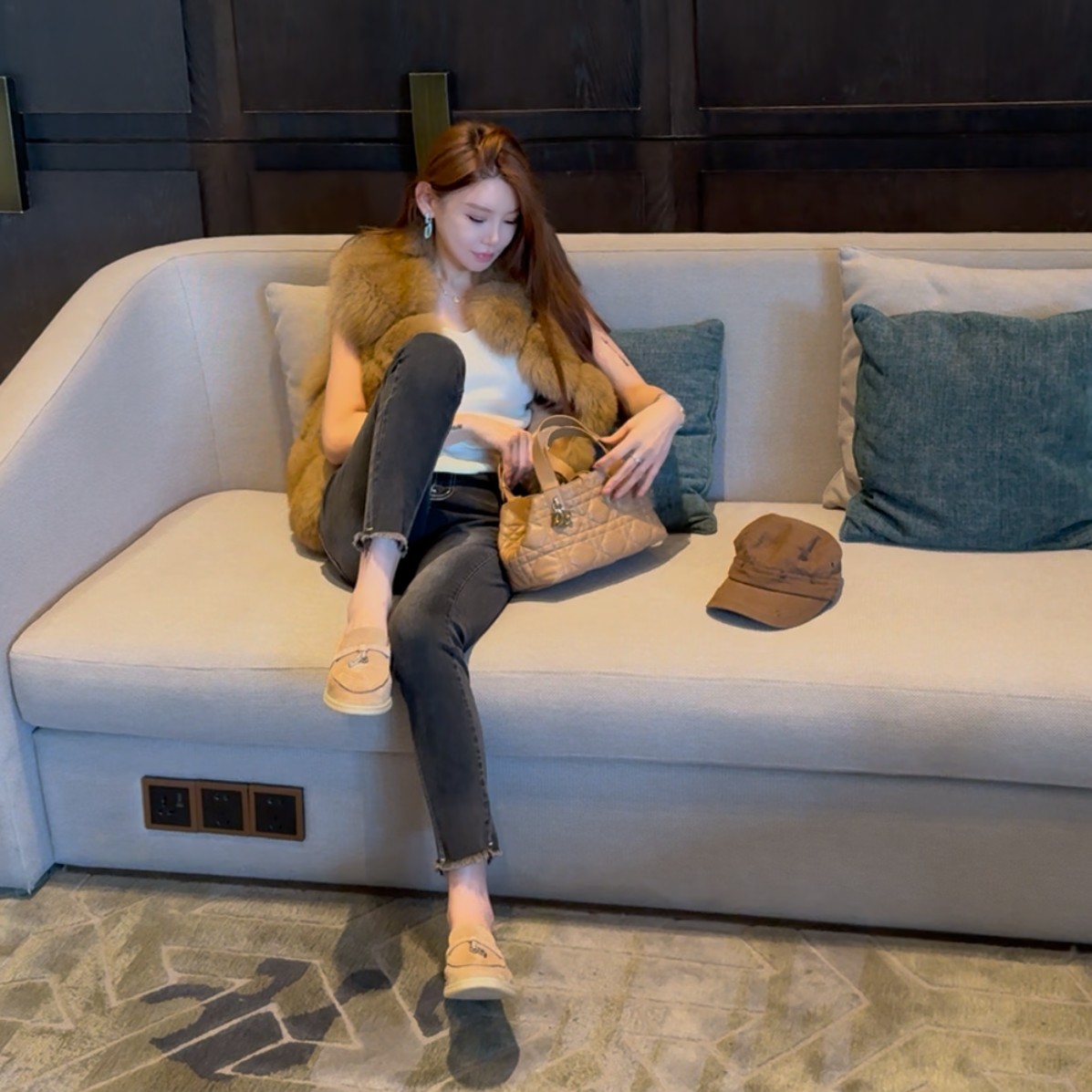 韩国guse韩系美女复古修容蜜桃臀显瘦小脚裤牛仔裤