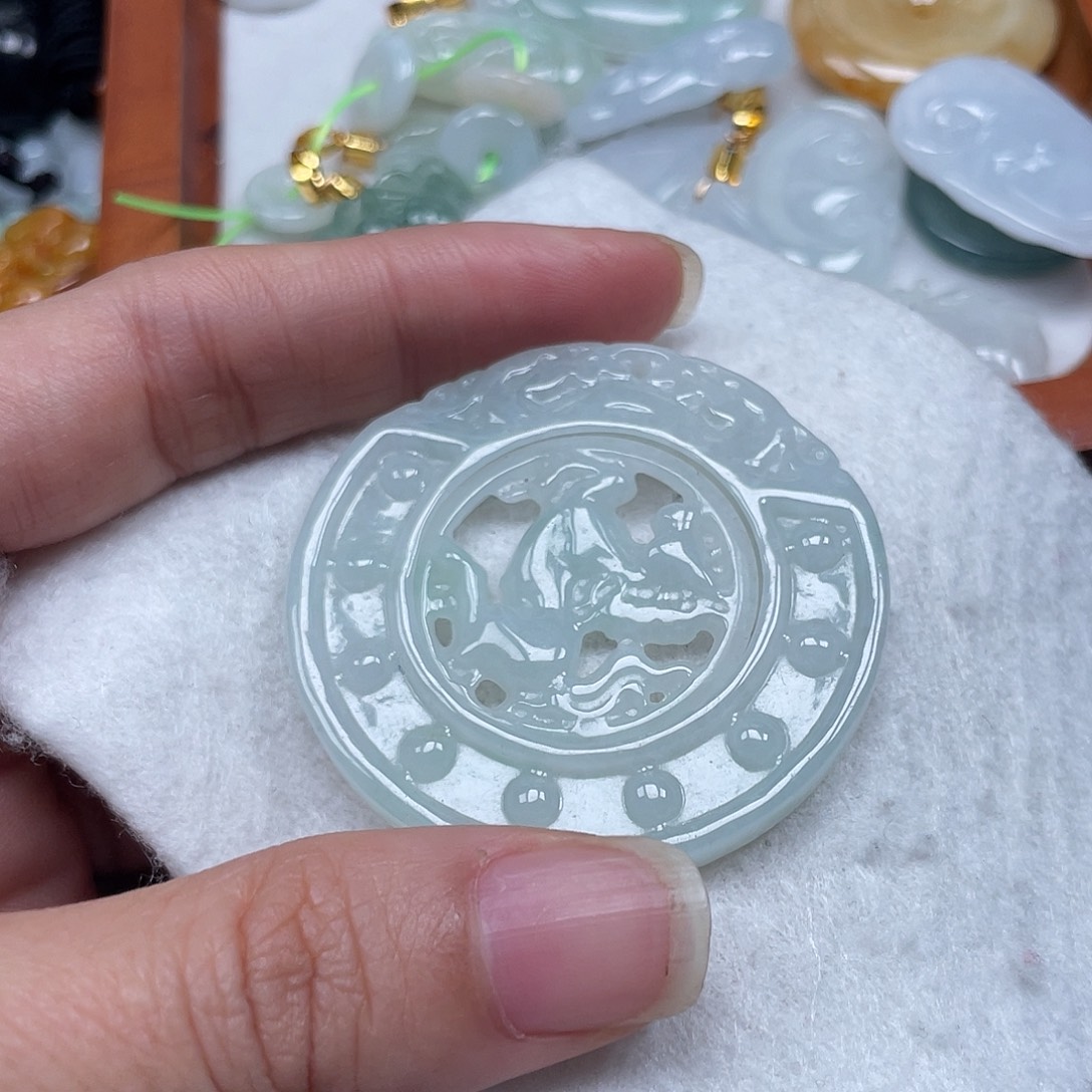 翡翠未镶嵌吊坠(不含链)