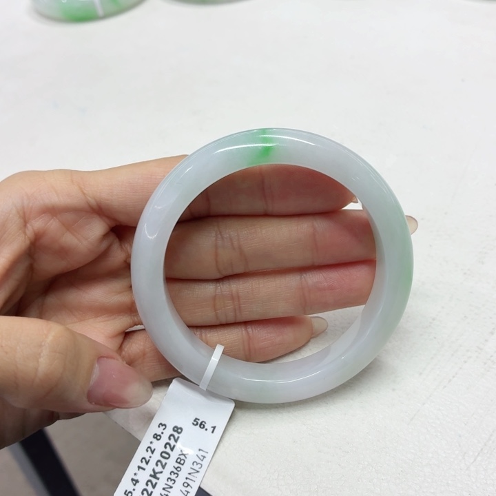 翡翠未镶嵌手镯55.4白底青金丝绿