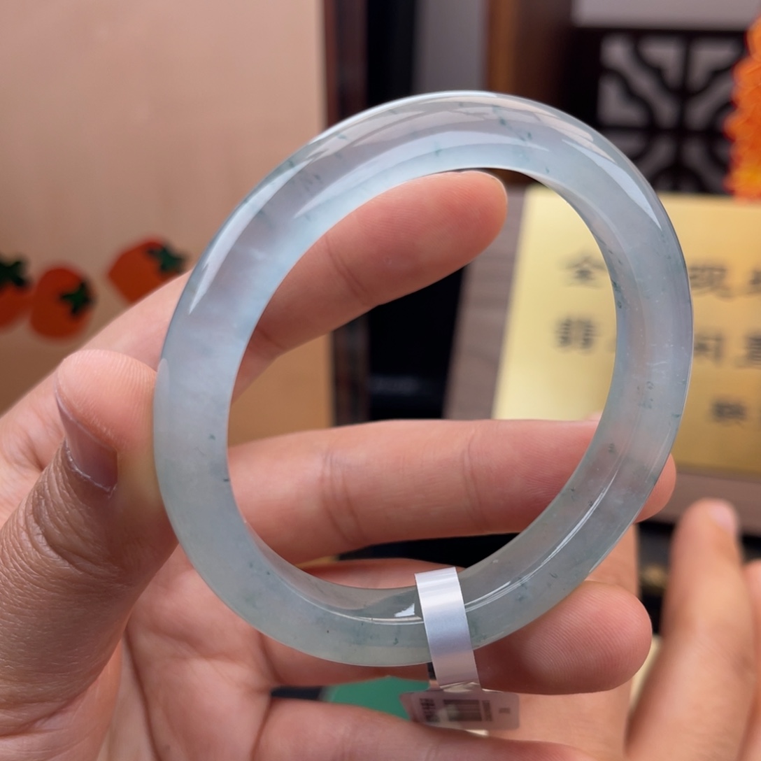 翡翠手镯（贵妃镯）未镶嵌