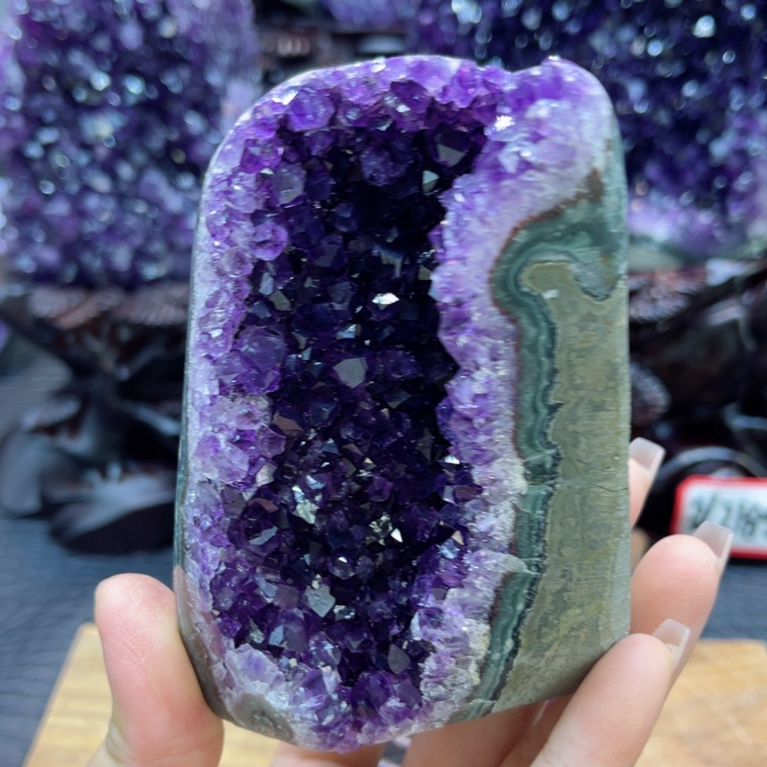 紫晶大型摆件（非配饰）未镶嵌