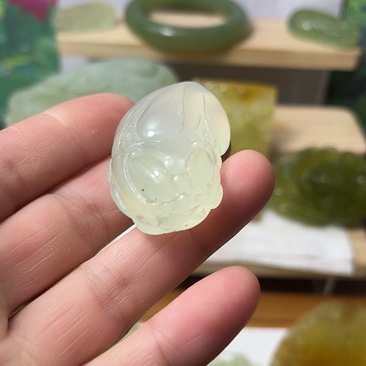 蛇纹石玉未镶嵌挂件