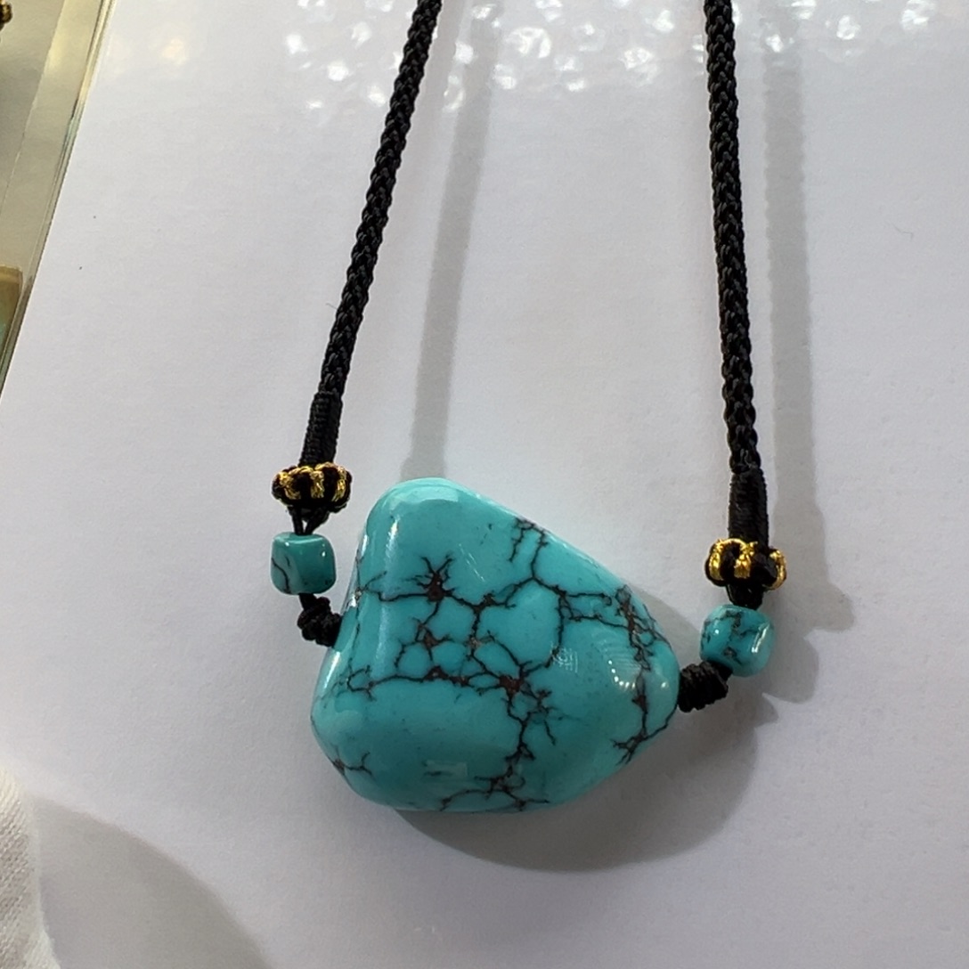 绿松石未镶嵌挂件