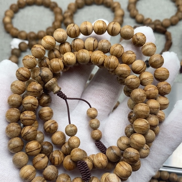 沉香手串手***菜马泥涝沉香手串