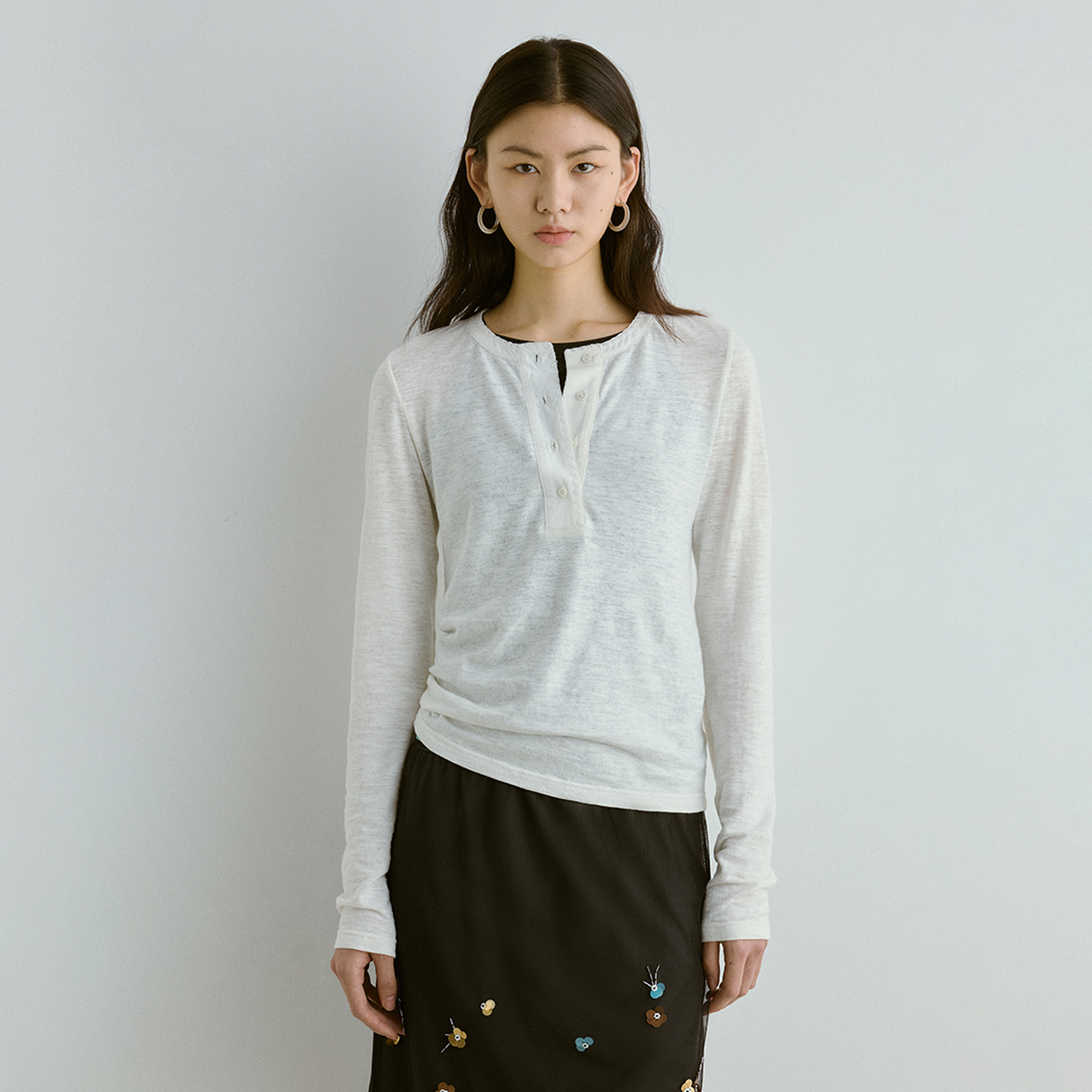 sagestudio 白色汉麻棉贝壳绣花亨利领针织上衣